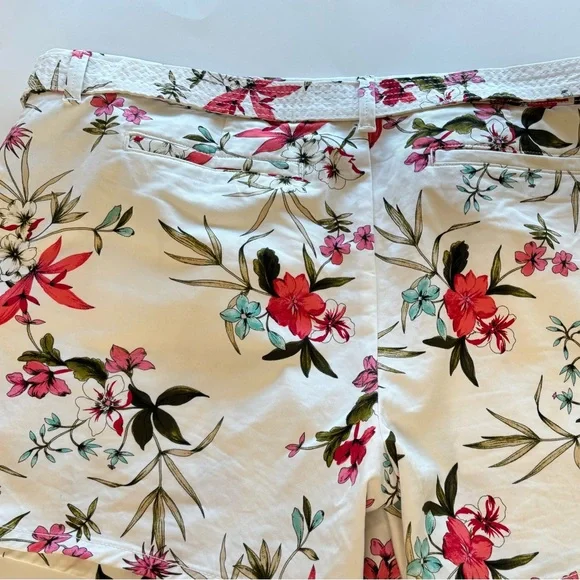 Liz Claiborne Floral Women's Shorts - White and Pink - Picture 4 of 4